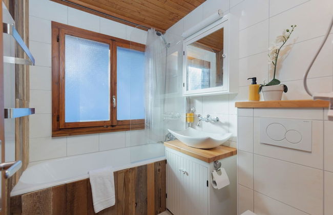 Chalet Noisette Authentic Swiss Chalet Perfect for Families - Photo 12