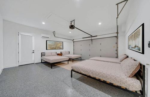 Sleeps 42 2 Pools & Game Room 11BR near Downtown - Foto 51