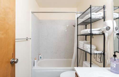 Modern & Cozy 2 Bedroom 2 Bathroom Sofabed Suite - Foto 5