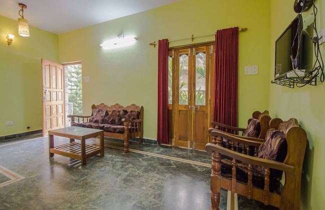 OYO 14181 Home Garden View Studio Morjim Beach - Foto 16