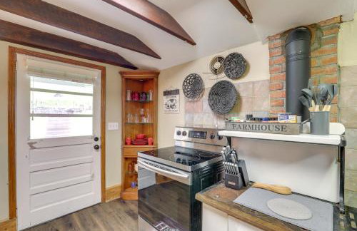 Cozy Mars Hill Farmhouse with Scenic Views - Foto 8