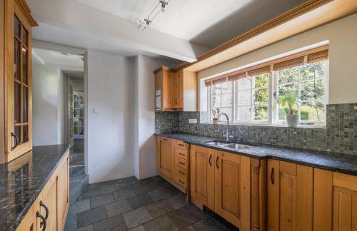 Putsborough Manor 3 Self Catering Cottages with Beach a short walk, dog friendly all year, On site Tennis, Play Area, Paddock, Spa baths, BBQ, Private Gardens, Superfast WIFI - Photo 58