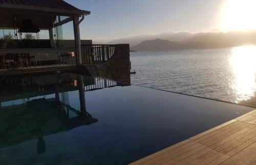 A Melhor Casa de Floripa Mansão à Beira-mar - Foto 5