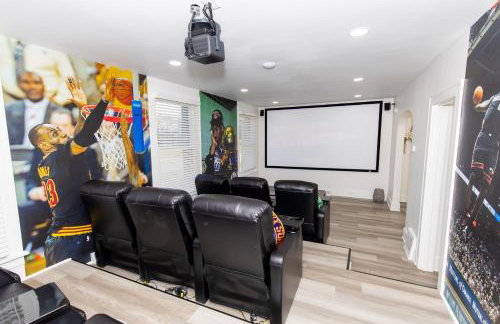 New Group Space - Sleeps 20! Near Sports Center - Photo 8