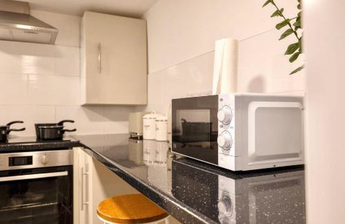 Large One Bedroom Apartments Southsea Sleeps 3 - Free Parking - Foto 17