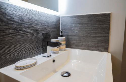 Apartment Seven - Photo 14