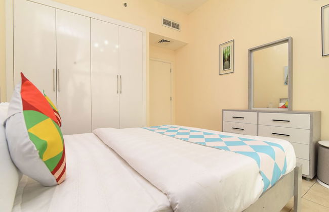 OYO Home 2351BHK Capitol Tower DIC - Photo 2