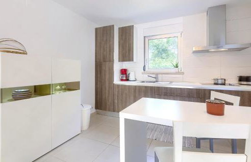 3 Bedroom Awesome Home In Umag - Foto 5