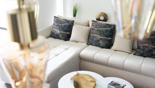 Luxus wohnen im Schloss Corvey für 1-6 Gäste im UNESCO Weltkulturerbe Höxter Weserbergland free W-Lan Parken Netflix für Familien Paare und Geschäftsreisende inkl Handtücher Seife Nintendo Switch uvm - Foto 2