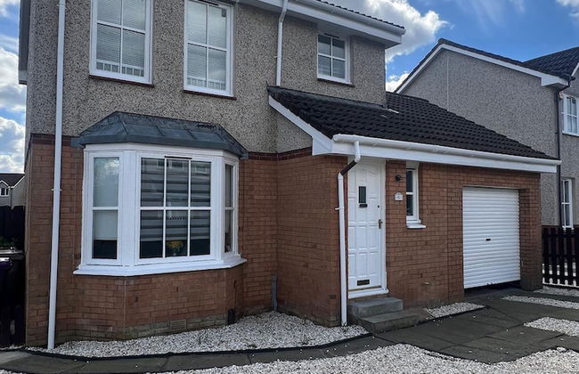 Ayr Refurbished May 2024 3 Bedroom 140m2 Detached House With Private Gardens - Photo 26