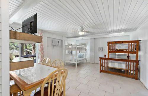 Texas vacation home with huge yard and pool, close to beach - Foto 14