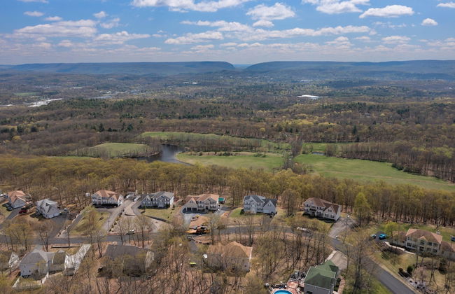 Amazing Vacation House In Poconos~hottub~game Room 6 Bedroom Home - Foto 60