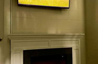 3 Min Walk to Starbucks. Pet Yes - Photo 42