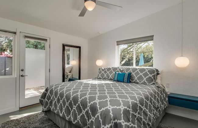 Mid-century Modern W/backyard Oasis, Putting Green - Foto 5