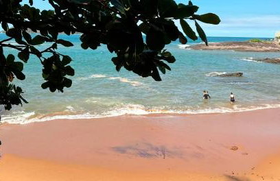 Apartamento Guarapari pé na areia com Wi-Fi e Garagem - Foto 1