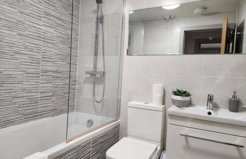 Horizon House, Luxury 2-Bedroom Ground floor flat, Parking, WiFi, Netflix - Foto 8