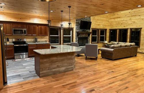 * * 4 Master Bedrooms, Views, Theater, Arcade, EVC - Photo 32