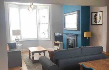 Gloucester Rd 2 mins away - Fab, new, trendy house - Foto 1