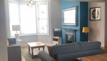 Gloucester Rd 2 mins away - Fab, new, trendy house - Foto 1