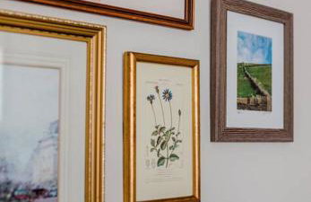 Sleeps 5 - 3 Bedrooms - walk to the square hosted Happy Valley cast - Foto 23