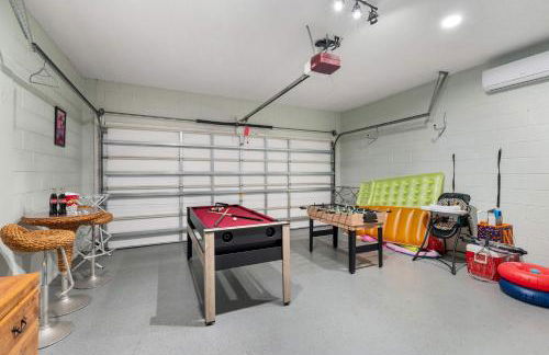 Single-Level Home w Heated Pool & 9MI to Disney - Photo 43