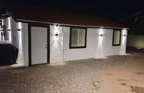 3 Bedroom, 2 Bath Whole House, ASU, Tempe, Scottsdale on Light Rail - Photo 28