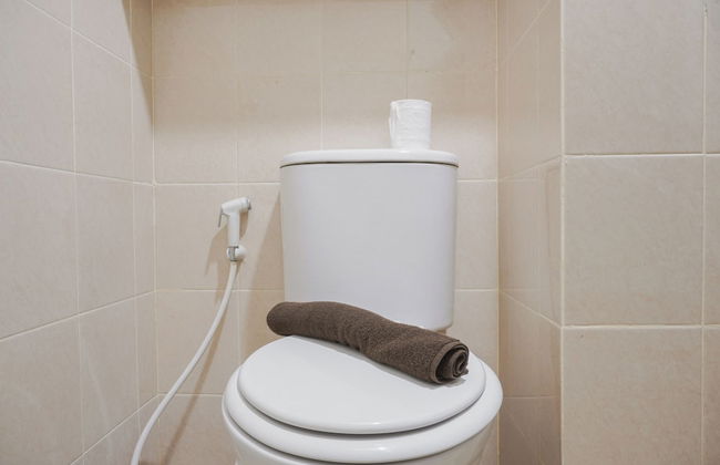 Pleasurable 2BR at Podomoro Golf View Apartment near Tol Cimanggis - Photo 15