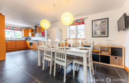 Bracken Bliss by Grandeur Property - Photo 1