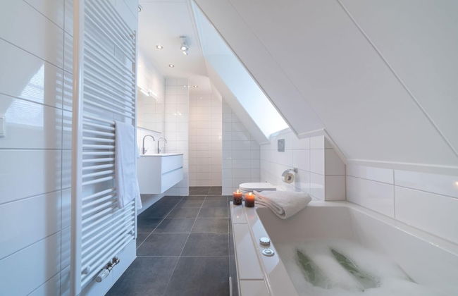 Luxury 8-person Wellness Villa With Sauna and Outdoor hot tub is Unique - Photo 76