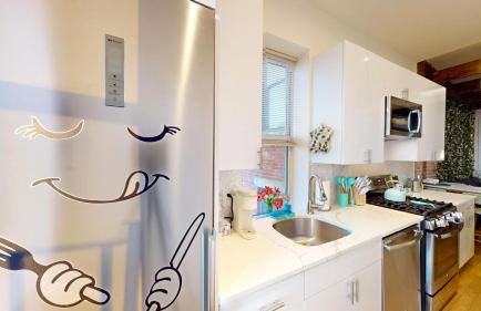 Chic Penthouse with bus stop at doorstep - 15 Minutes to NYC - Foto 14