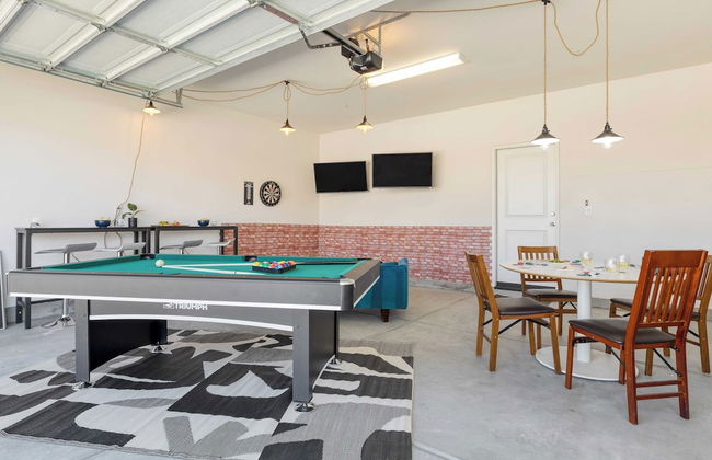 Desert Eden by Avantstay 6BR w/ Ensuite Backyard Oasis w/ Pool & Hot Tub! - Foto 31