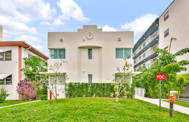 West Deco Boutique Apartments - Foto 1