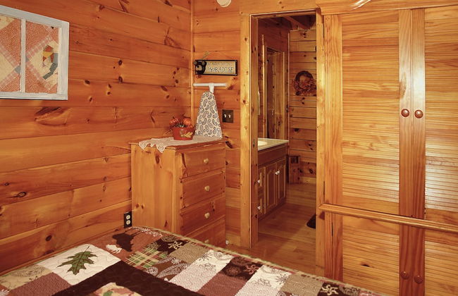 A Bit of Heaven - 2 Bedrooms, 2 Baths, Sleeps 8 Cabin by RedAwning - Foto 2