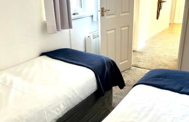 Sunset sea view chalet with hot tub - Photo 18