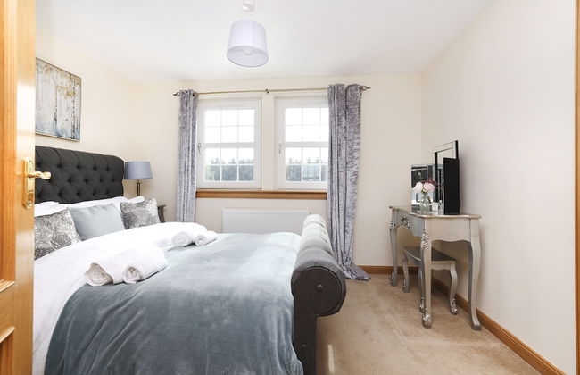 JOIVY Greenknowes Lodge With Hot Tub And Wood Burning Stove - Foto 16