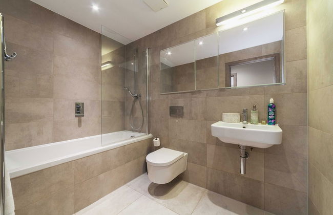 Stylish Three-bedroom Battersea Flat - Foto 16