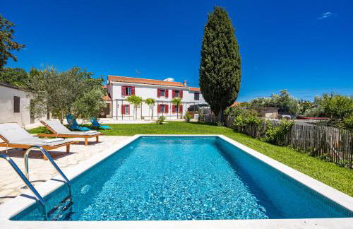 Casa Mirna for 7 people near Pula with sea view & only 2 km from the sea - Foto 1