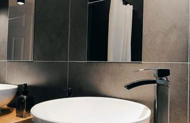 Gallery Room 01 - Photo 15