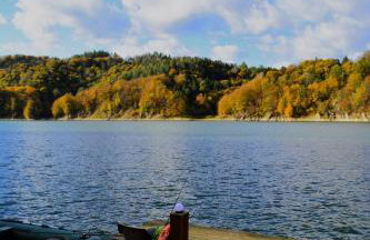 Brama Sanu - z prywatną linią brzegową Jeziora Solińskiego - pomosty - pontony - basen sezonowy - Foto 78