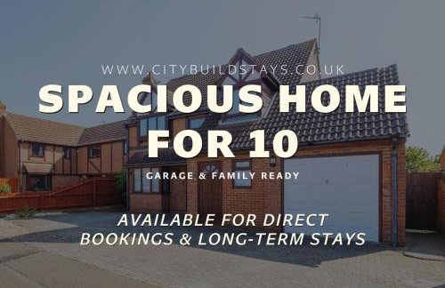 Spacious Home for 10 - Garage & Family Ready - Photo 1