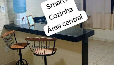 Flat de 2 quartos com AR na área central de GV com conzinha completa-garagem-wifi-Bom p grupos ou familias ou empresas - Foto 1