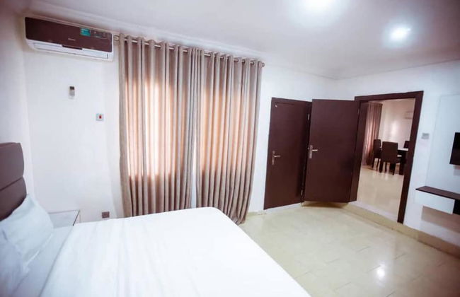 Stunning 2-bed Apartment in Lagos - Photo 3