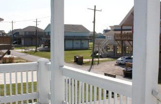 Beach Getaway at 2 Pelicans Walk to the Water - Foto 36