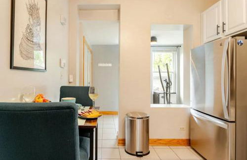 2 Bed Apt w/ Office, Free Parking, Near Wrigley - Foto 28