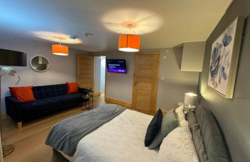 West Midlands-2 Double Bed Room Apartment - Photo 2