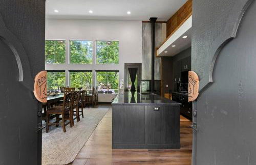 LUX Treehouse on Private Lake next to Lake Conroe with Game room, Paddleboards, Lake Views, and more! - Foto 77