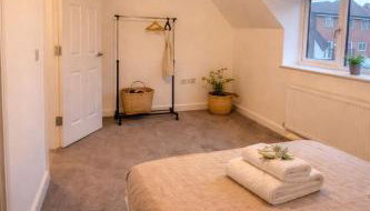 Contemporary 3-Bedroom Home Quiet Rotherham Location with Parking - Foto 2