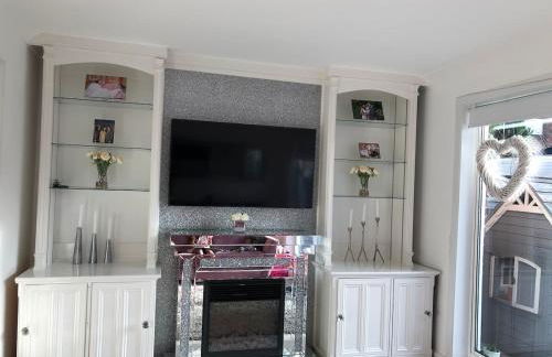 3 Bedroom House with a Private Garden - Foto 3