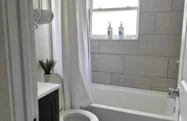 2BR Cedar Lane Road Retreat at Swamp Rabbit Trail! - Foto 9