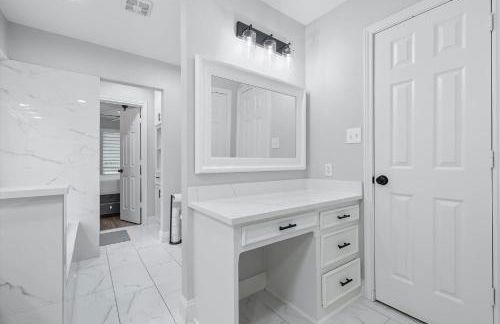 5BD Modern Farmhouse Retreat Sleeps 12 - Photo 40